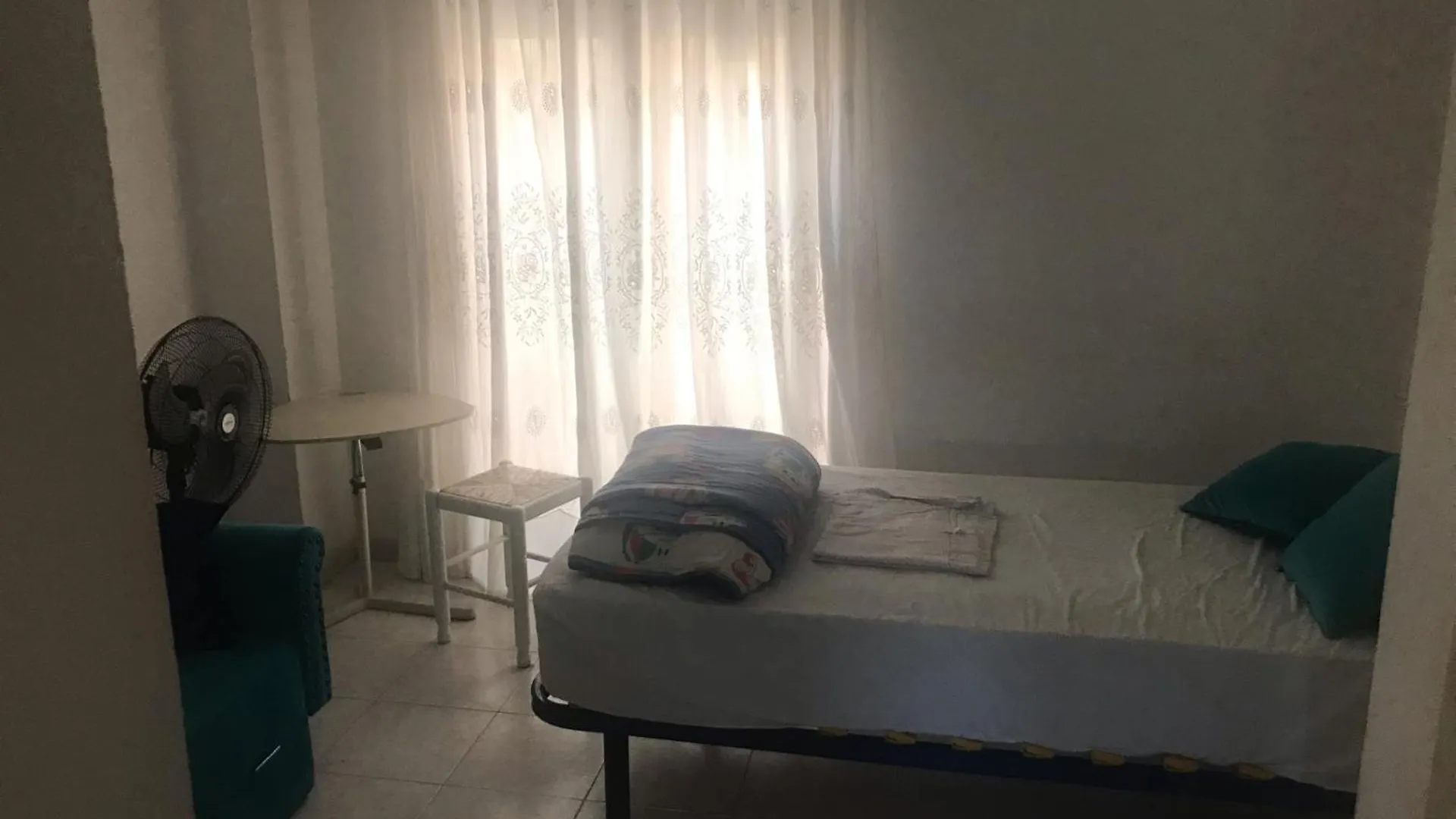 Δωμάτια σε οικογενειακή κατοικία Malaga Habitacion En Apartamento Carlos Haya Διαμέρισμα